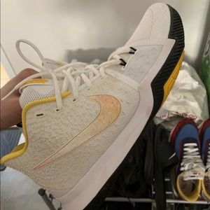 Nike Kyrie 3 basketball shoes. Worn only once!
